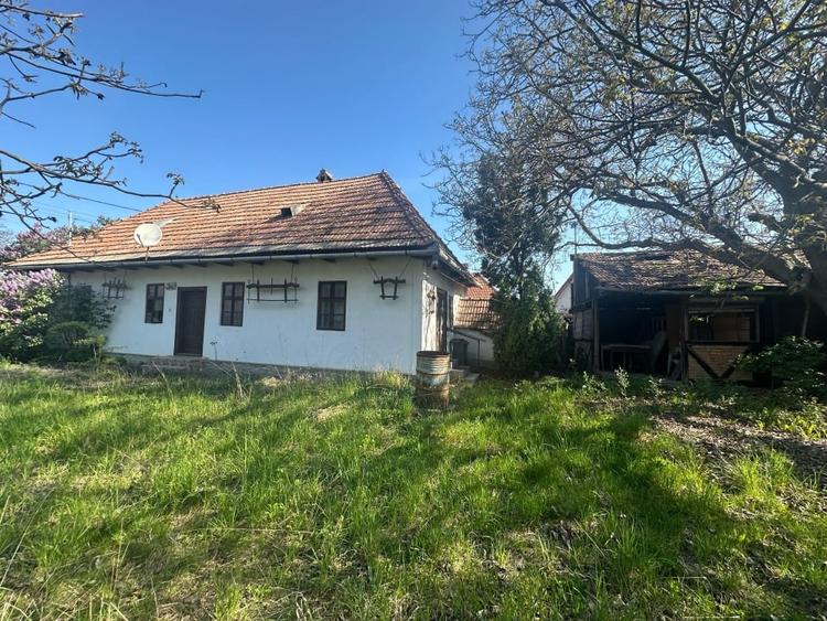 Casă cu 2 camere cu Canalizare în Ozun