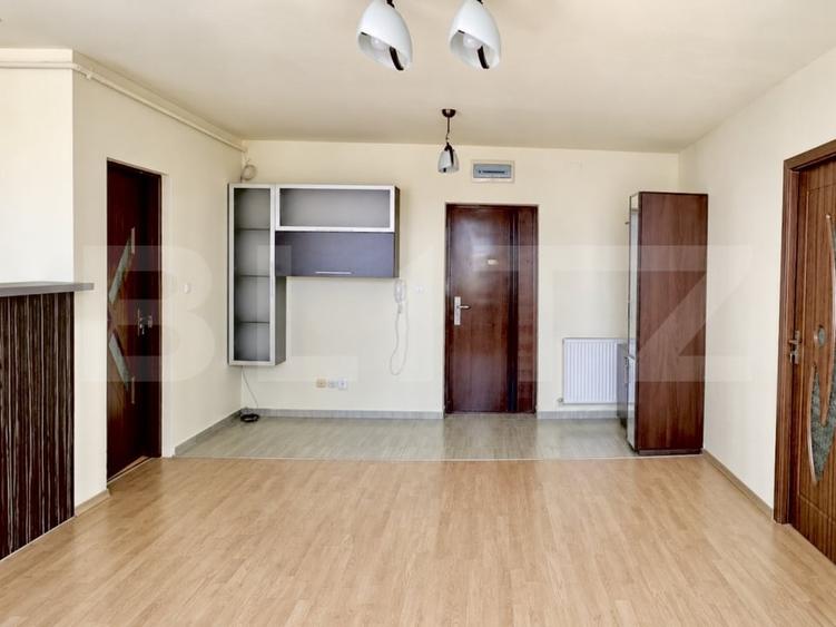 Apartament cu 2 camere semidecomandat, mobilat în Giroc