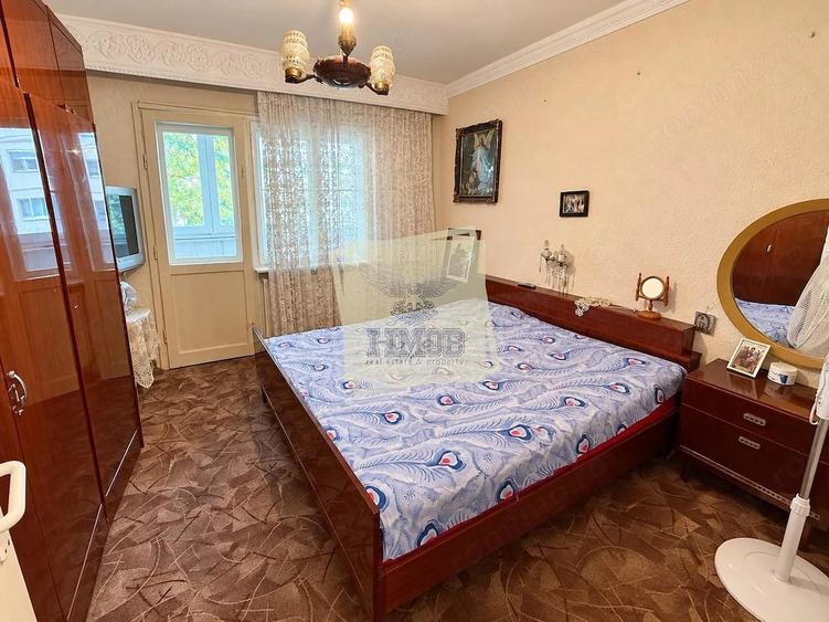 Apartament cu 4 camere decomandat în Central