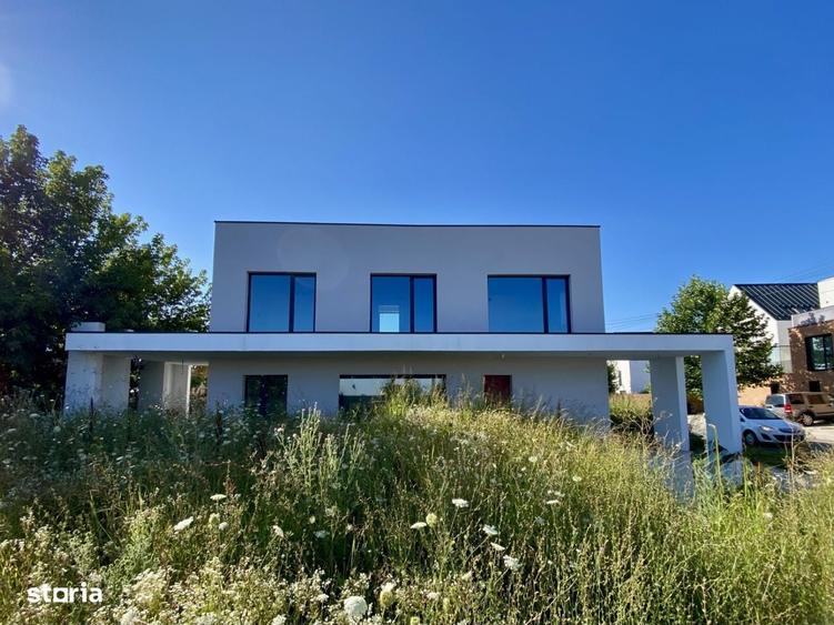 Casă cu 4 camere în Săftica