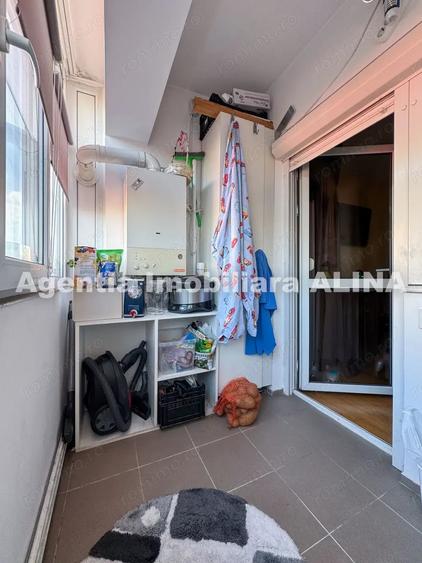 Apartament cu 3 camere decomandat în Astoria