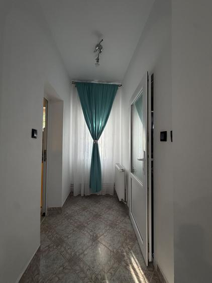 Casă individuală cu 5 camere cu Canalizare în Utvin