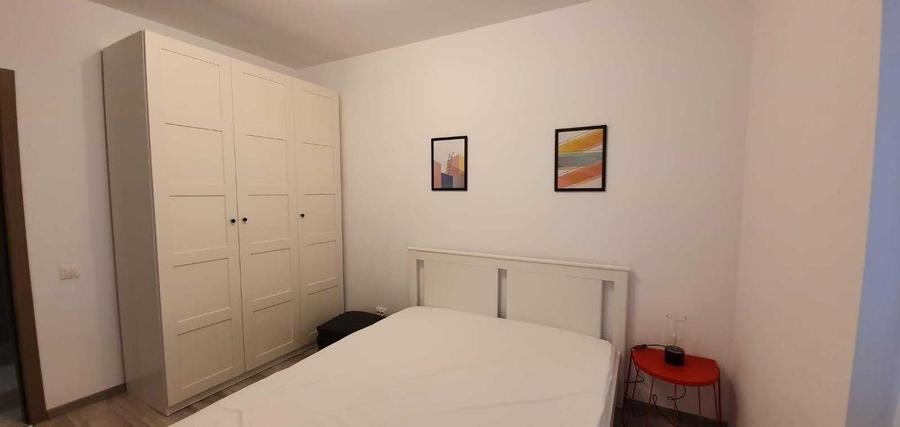 Apartament cu 3 camere decomandat în Roșu