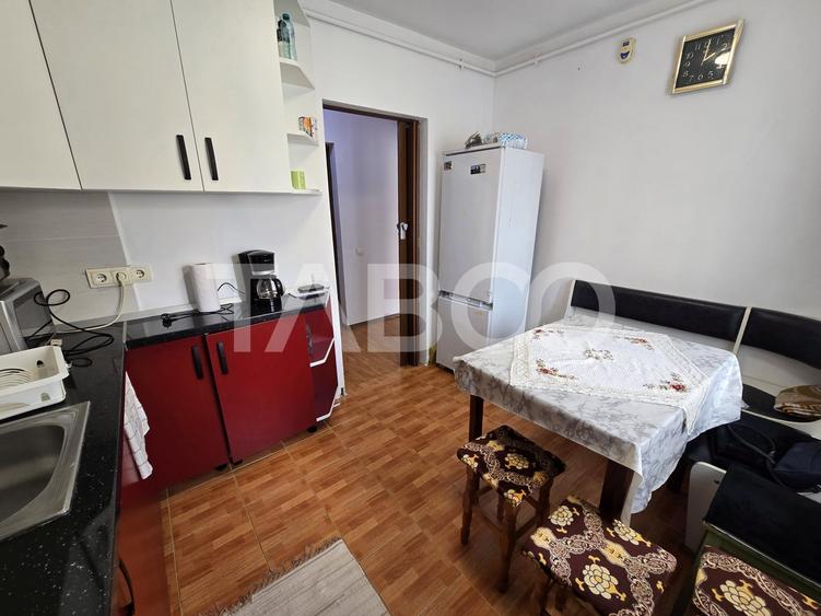 Apartament cu 3 camere decomandat, mobilat în Terezian