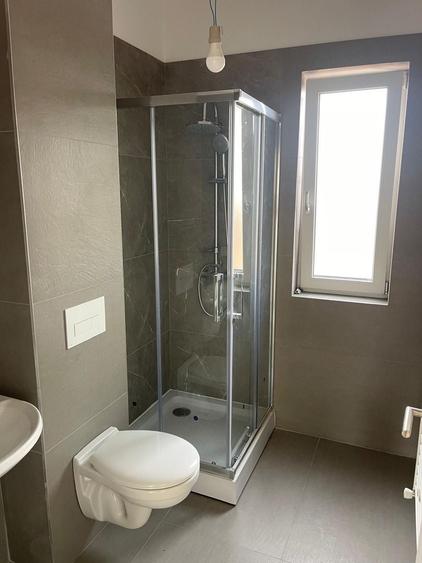 Apartament cu 3 camere decomandat în Torontalului