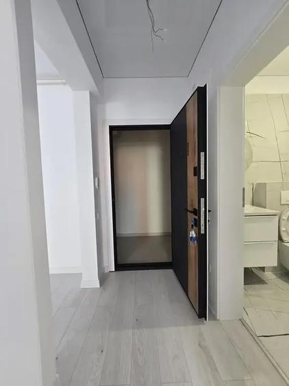 Apartament cu 3 camere decomandat în Dobroești