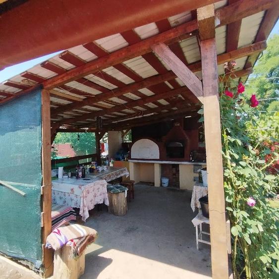 Casă cu 3 camere cu Teren 2200 Mp în Central
