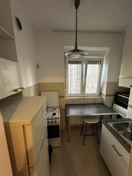 Garsonieră decomandată, mobilată în Ultracentral