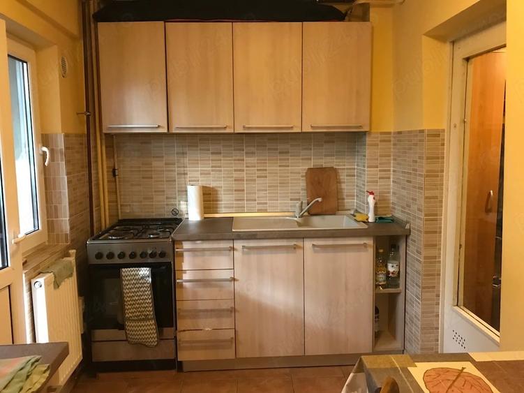 Proprietar inchiriez ap.1 cam etaj 1 Complex Studentesc centrala proprie - 2