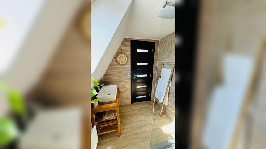 Casă individuală cu 5 camere cu Teren 673 Mp în Lepșa