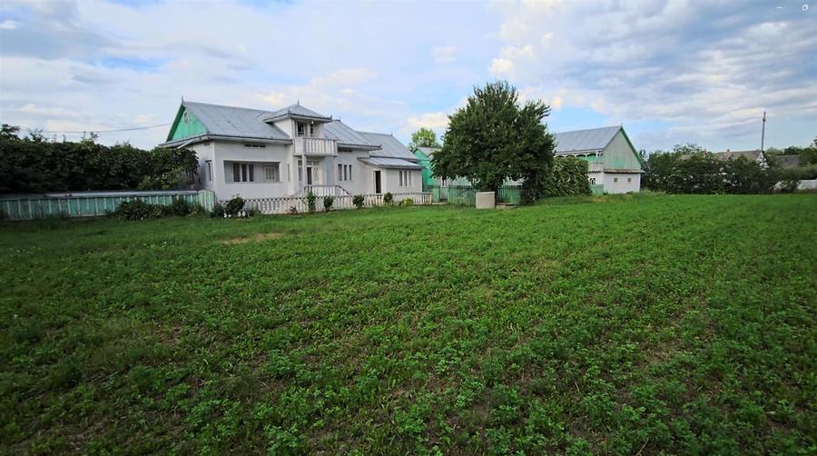 Casă individuală cu 4 camere cu Teren 4200 Mp în Poieni-Suceava
