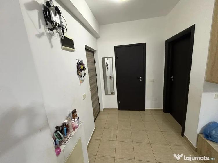 Apartament cu 2 camere semidecomandat în Chiajna