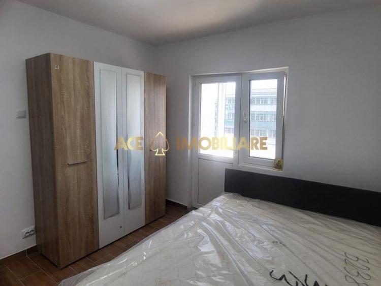 Apartament cu 2 camere decomandat, mobilat în Costin Georgian