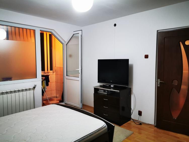 Apartament cu 3 camere decomandat în Brâncoveanu