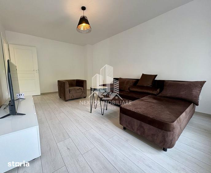 Apartament cu 2 camere, mobilat în Delfinariu