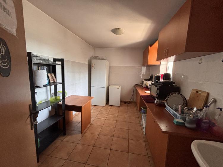 Birou, de 54.599998474121 mp, în Costin Georgian