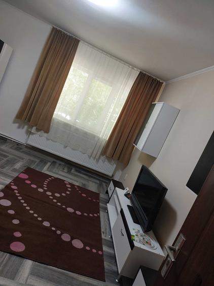 Apartament cu 2 camere decomandat în Traian