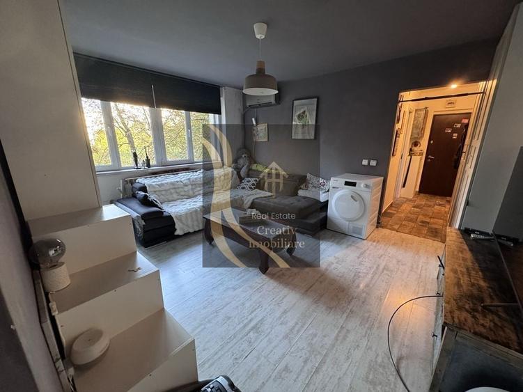 Apartament cu 3 camere semidecomandat în Ștefan cel Mare