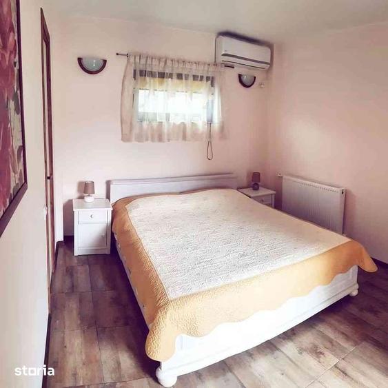 Casă cu 10 camere cu Teren 466 Mp în Central