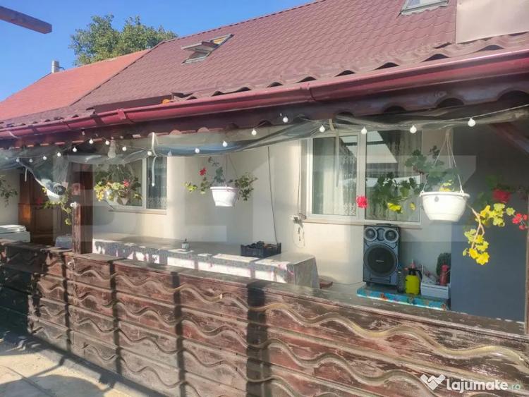Casă cu 4 camere cu Teren 388 Mp în Siret