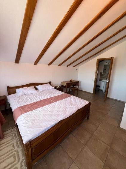 Casă cu 4 camere cu Teren 4000 Mp în Bran