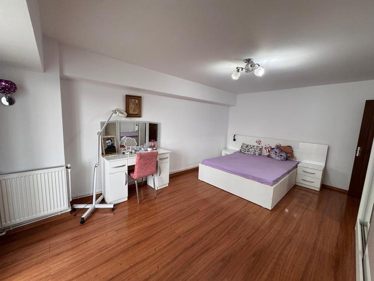 Apartament cu 4 camere decomandat în Ultracentral
