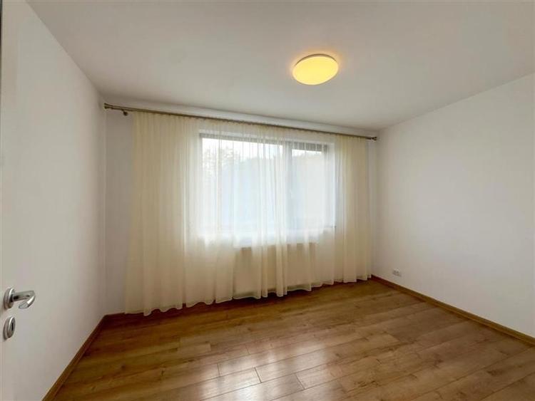 Duplex cu 4 camere cu Canalizare în Rediu