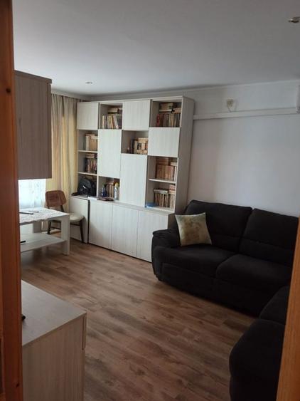 Apartament cu 3 camere decomandat în Dacia
