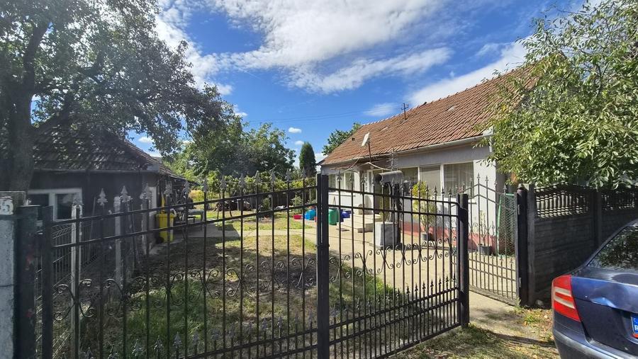 Casă cu 2 camere în Brănișca