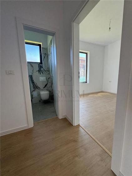 Duplex cu 4 camere cu Canalizare în Moșnița Nouă