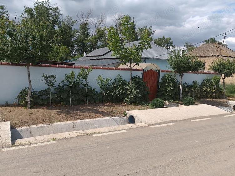 Casă cu 2 camere cu Teren 500 Mp în