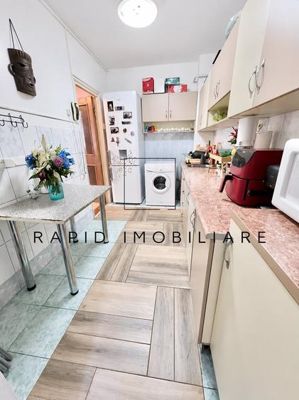 Apartament cu 3 camere decomandat în Micro 39