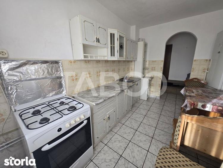 Apartament cu 2 camere decomandat, mobilat în Ștrand