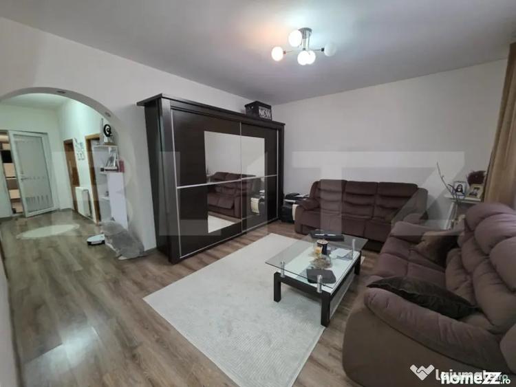 Casă cu 4 camere cu Teren 2700 Mp în Central