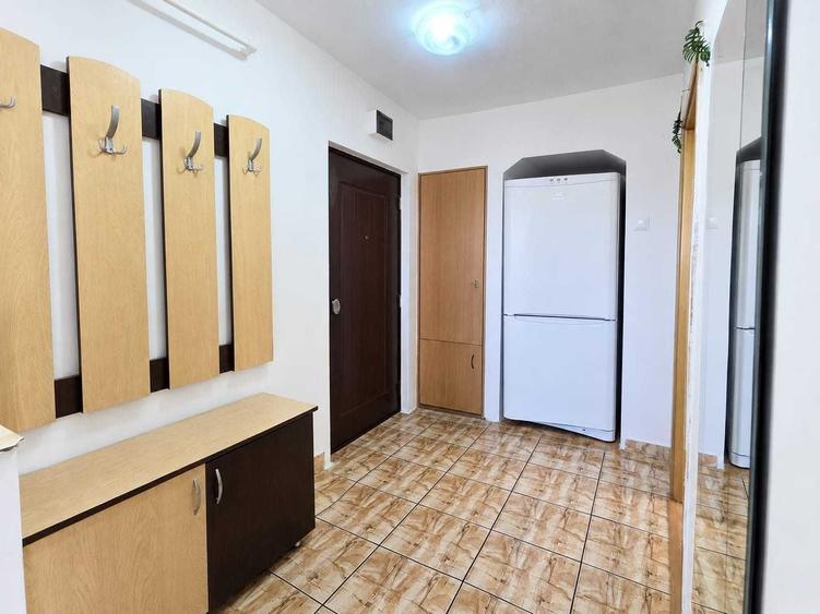 Apartament cu 2 camere decomandat în Exterior Vest