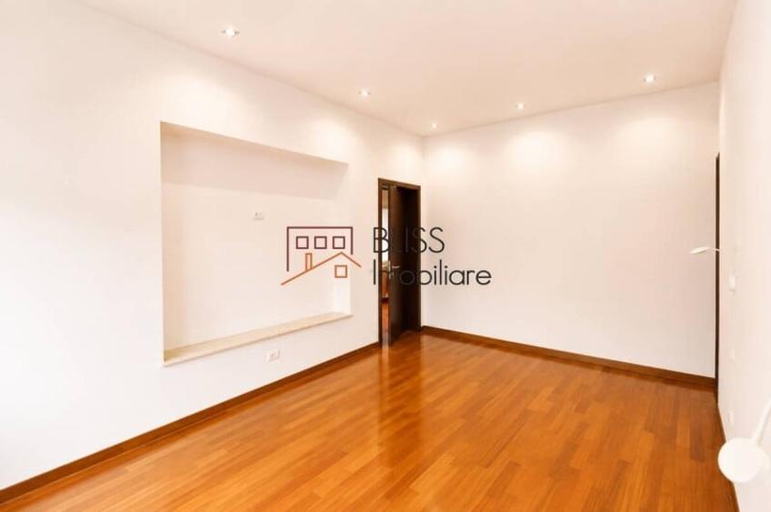 Apartament cu 4 camere decomandat în P-ța Dorobanți