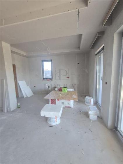 Duplex cu 5 camere cu Teren 305 Mp în Moșnița Nouă