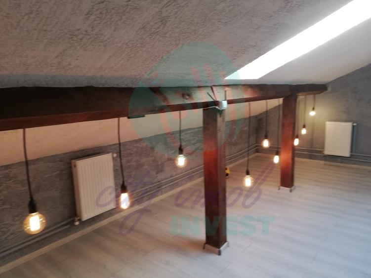 Casă individuală cu 9 camere cu Canalizare în 13 Septembrie