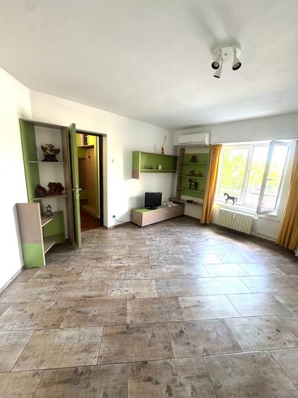 Apartament cu 2 camere decomandat în Calea Călărașilor