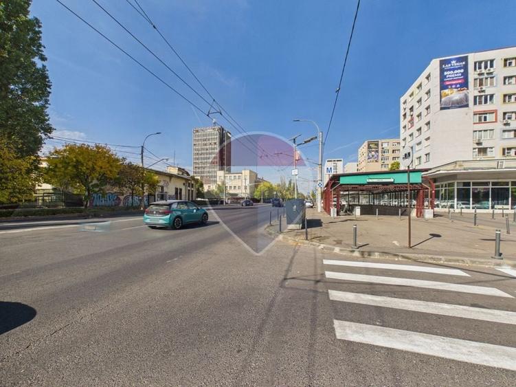 Apartament cu 2 camere semidecomandat, mobilat în Grivița