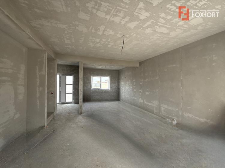 Duplex cu 4 camere cu Canalizare în Săcălaz