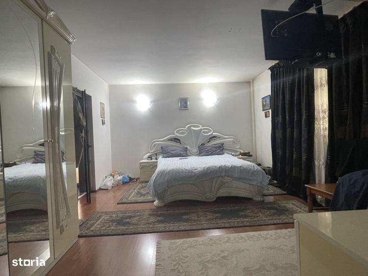 Casă cu 4 camere cu Teren 2000 Mp în Săvinești