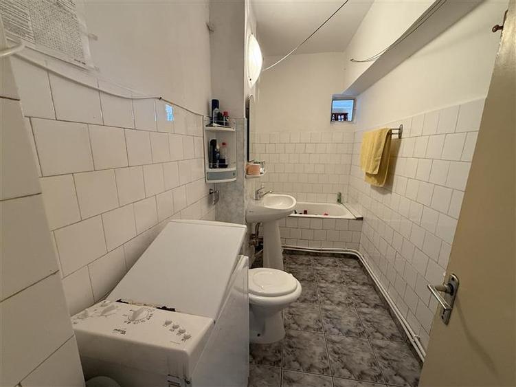 Apartament cu 3 camere decomandat în Ultracentral
