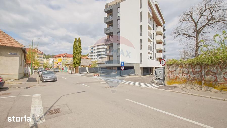 Garsonieră decomandată în Valea Cetății