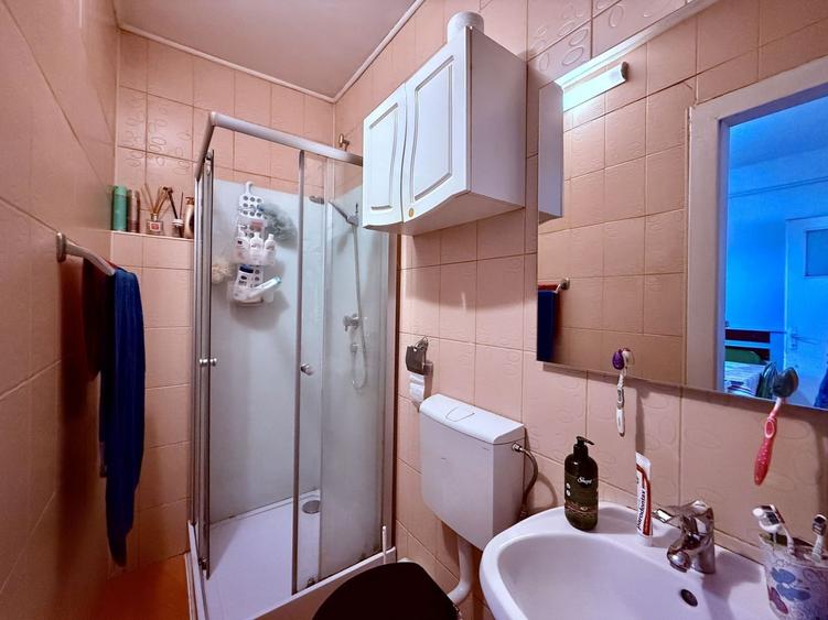 Casă individuală cu 4 camere cu Canalizare în Bartolomeu