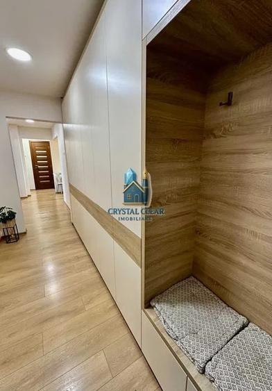 Apartament cu 3 camere decomandat, mobilat în Tudor