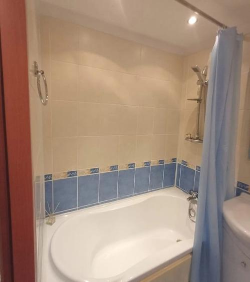 Apartament cu 3 camere decomandat, mobilat în Berceni