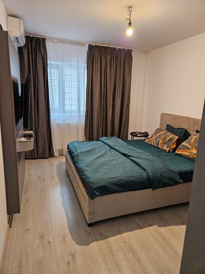 Apartament cu 3 camere decomandat în Theodor Pallady