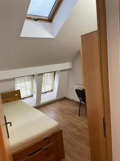 Apartament cu 4 camere decomandat, mobilat în Vasile Aaron