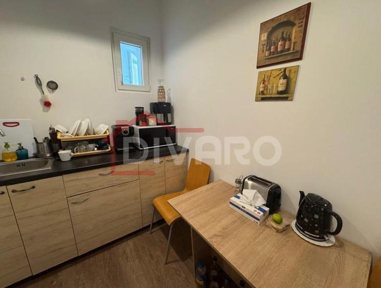 Casă individuală cu 12 camere cu Canalizare în Cotroceni